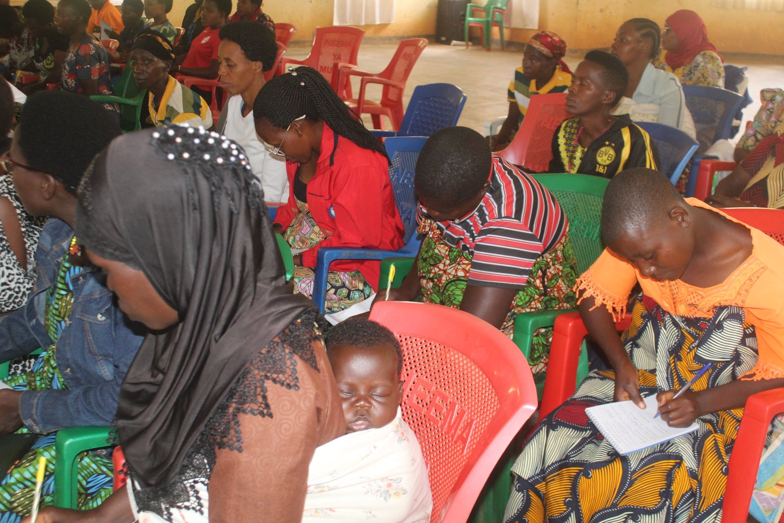 Session de formation des femmes membres des OSC féminines sur des thématiques variées par l’association icirore c’amahoro en zone Cendajuru