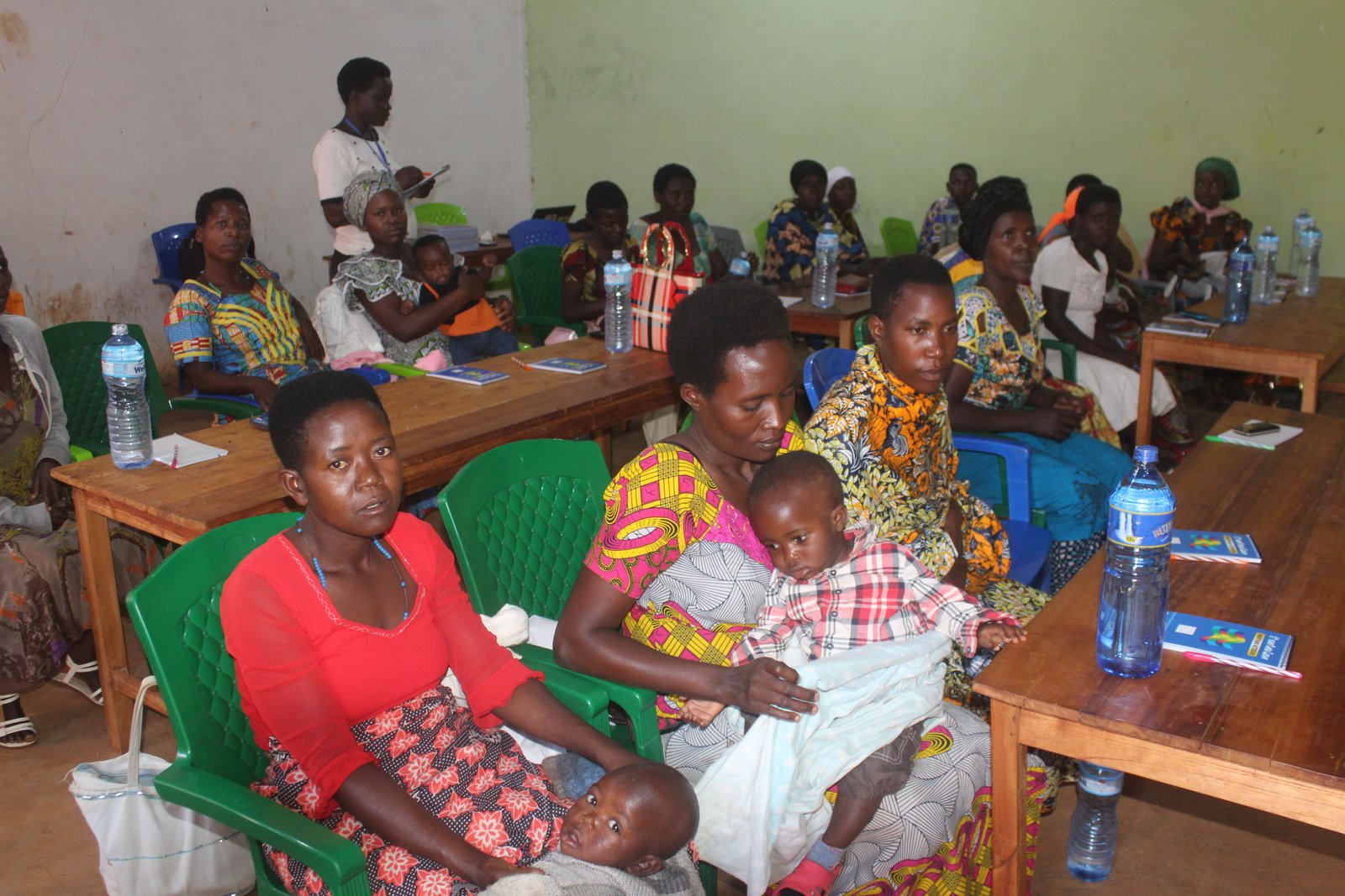 Session de consultation avec la société civile féminine sur les VBG faites aux femmes et aux filles pendant les 16 jours d’activisme par l’association icirore c’amahoro en zone Butezi